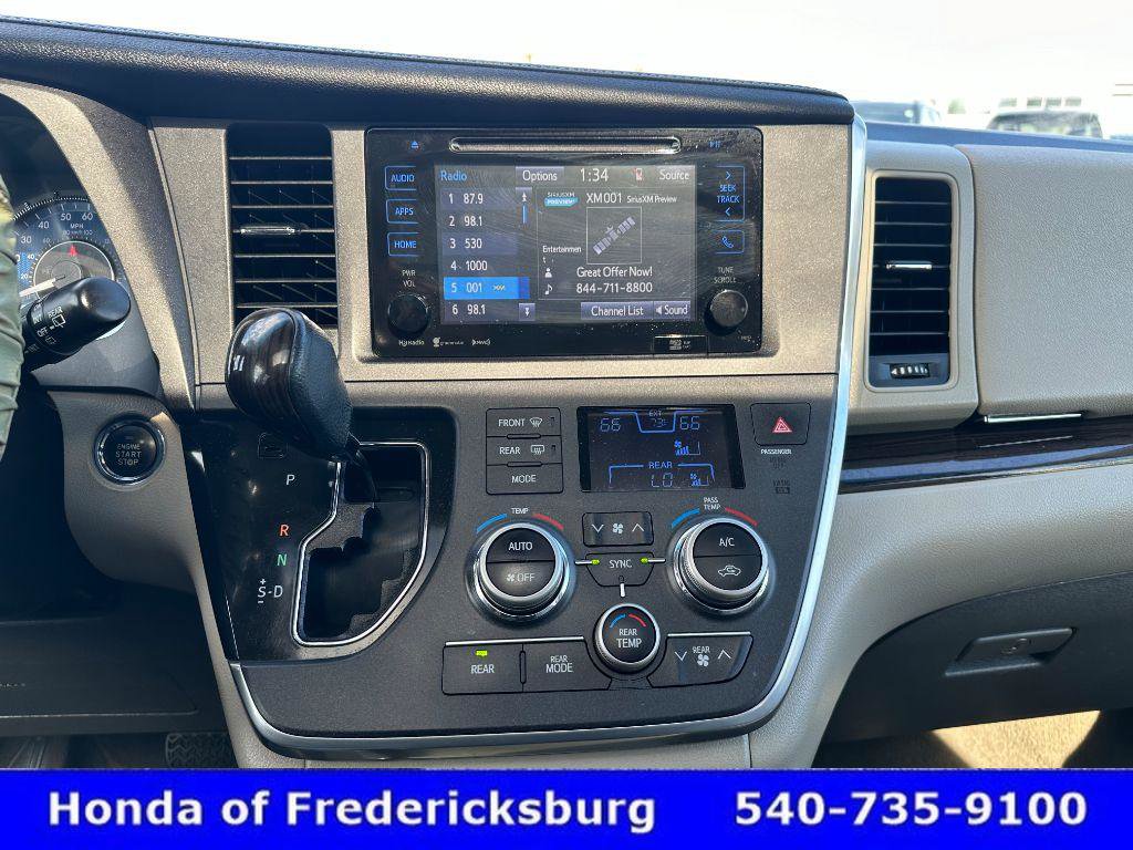 Used 2017 Toyota Sienna XLE Premium image 22