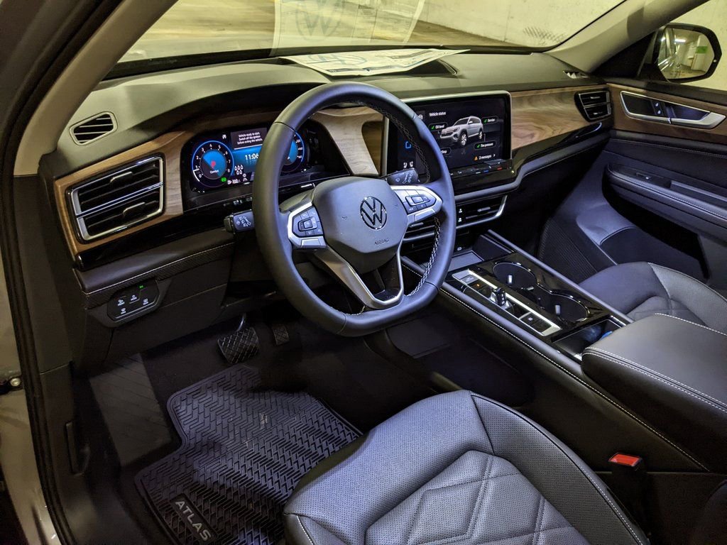 New 2026 Volkswagen Atlas SE image 8