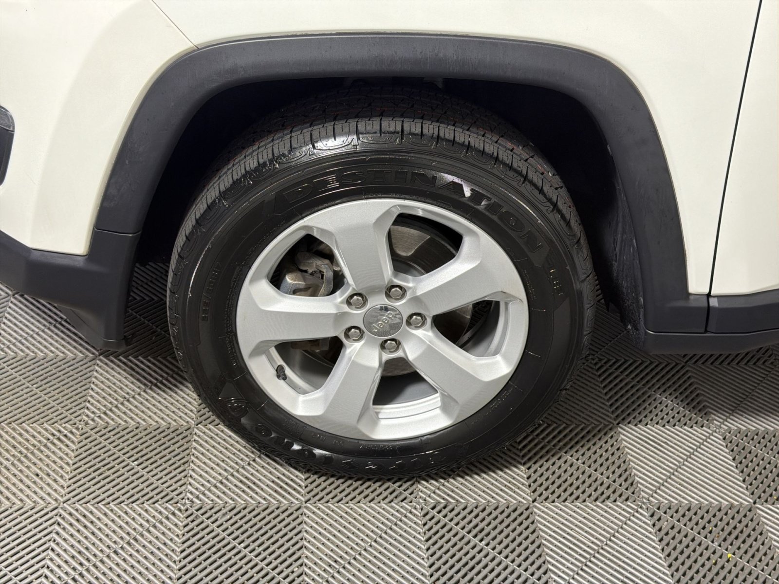 Used 2019 Jeep Compass Latitude w/ Popular Equipment Group AWD/4WD image 20