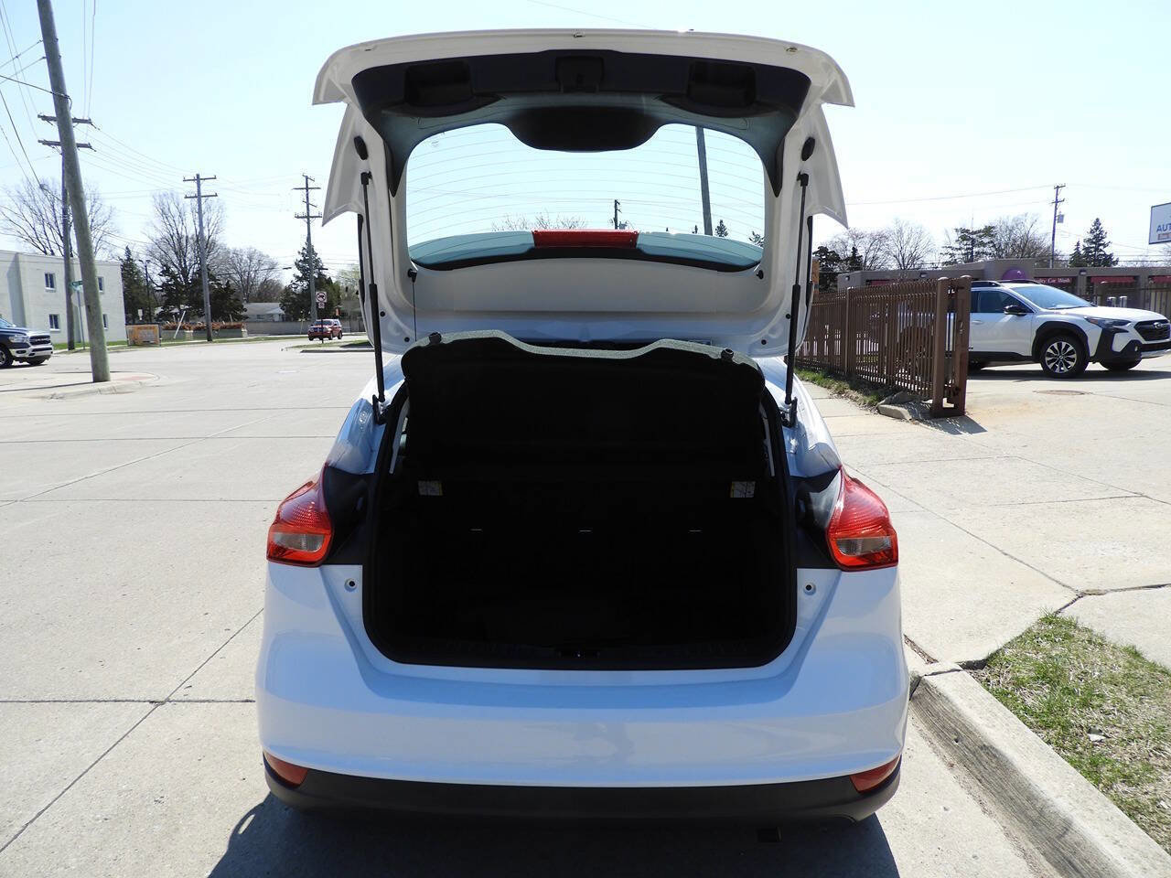 Used 2018 Ford Focus SE image 22