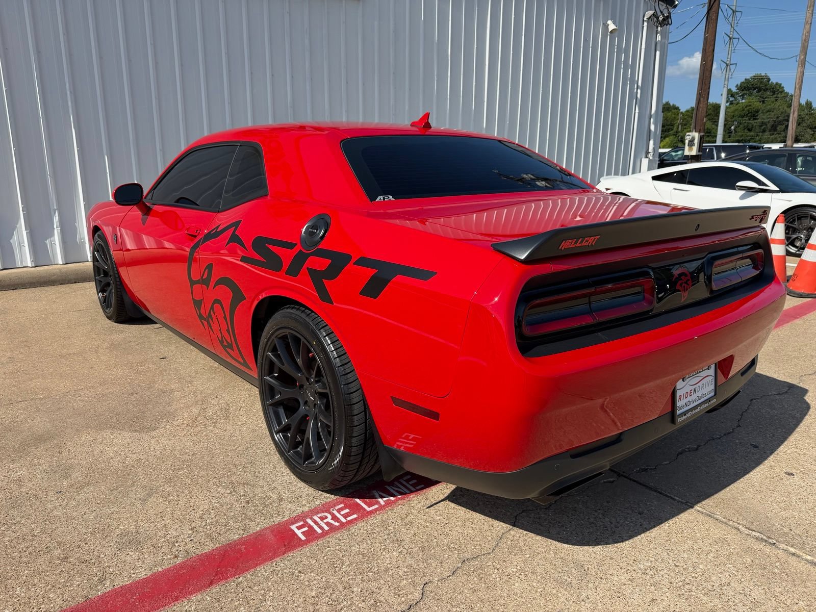 Used 2016 Dodge Challenger SRT Hellcat RWD image 4