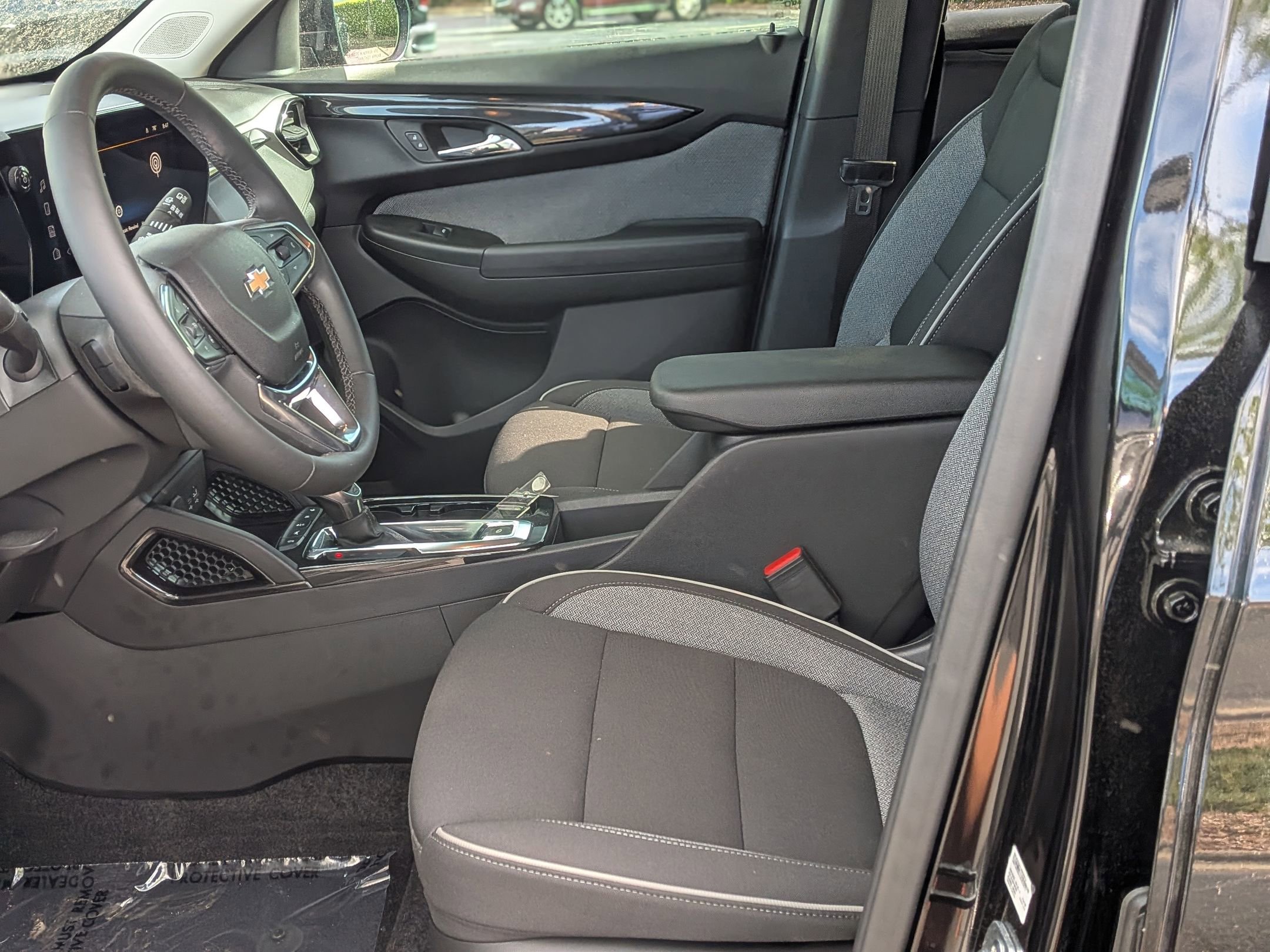 Certified 2025 Chevrolet TrailBlazer LT w/ Convenience Package FWD image 16