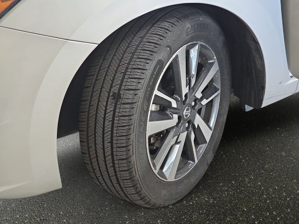 Used 2021 Nissan Versa SV FWD image 31