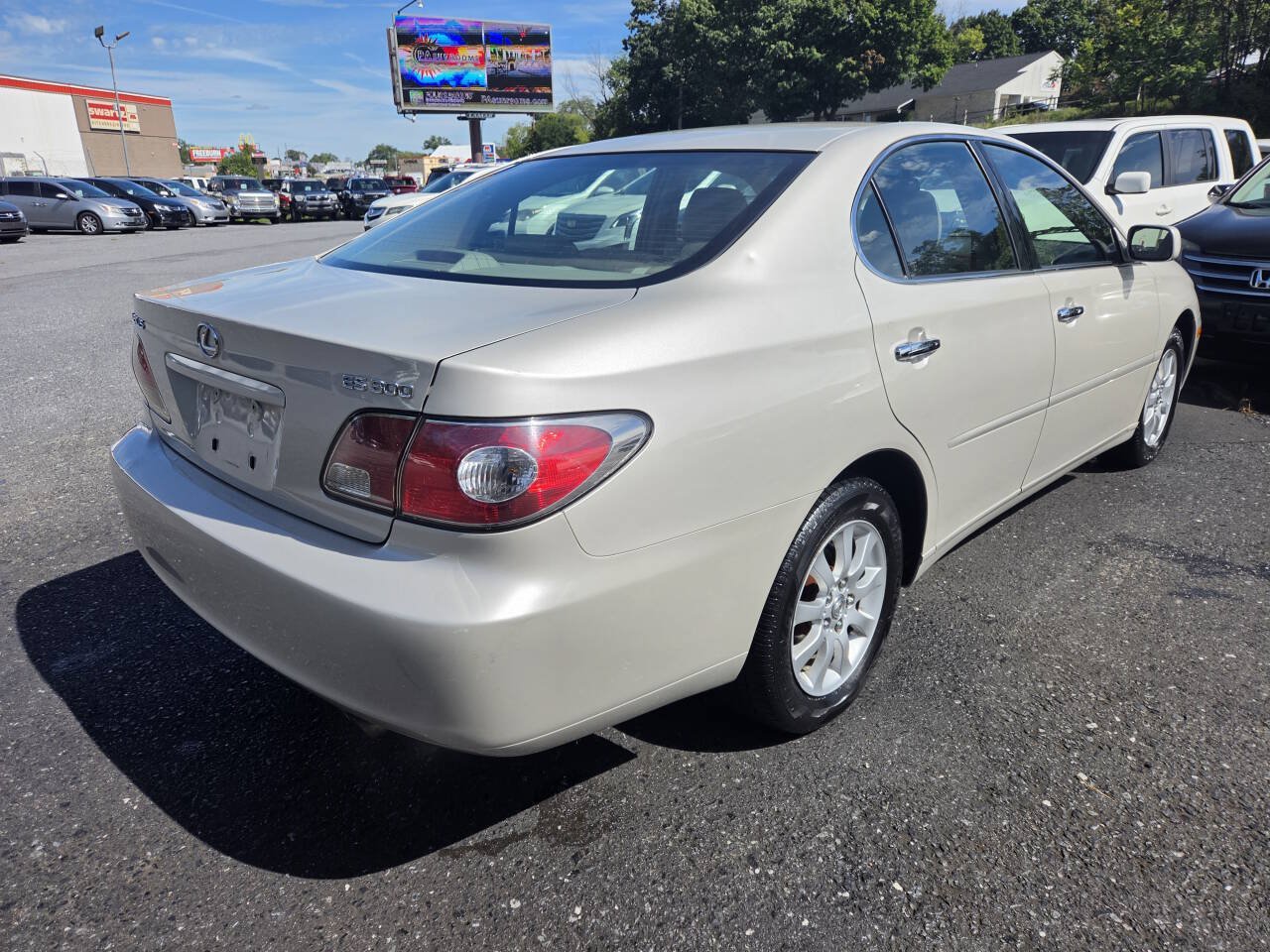 Used 2002 Lexus ES 330 FWD image 6