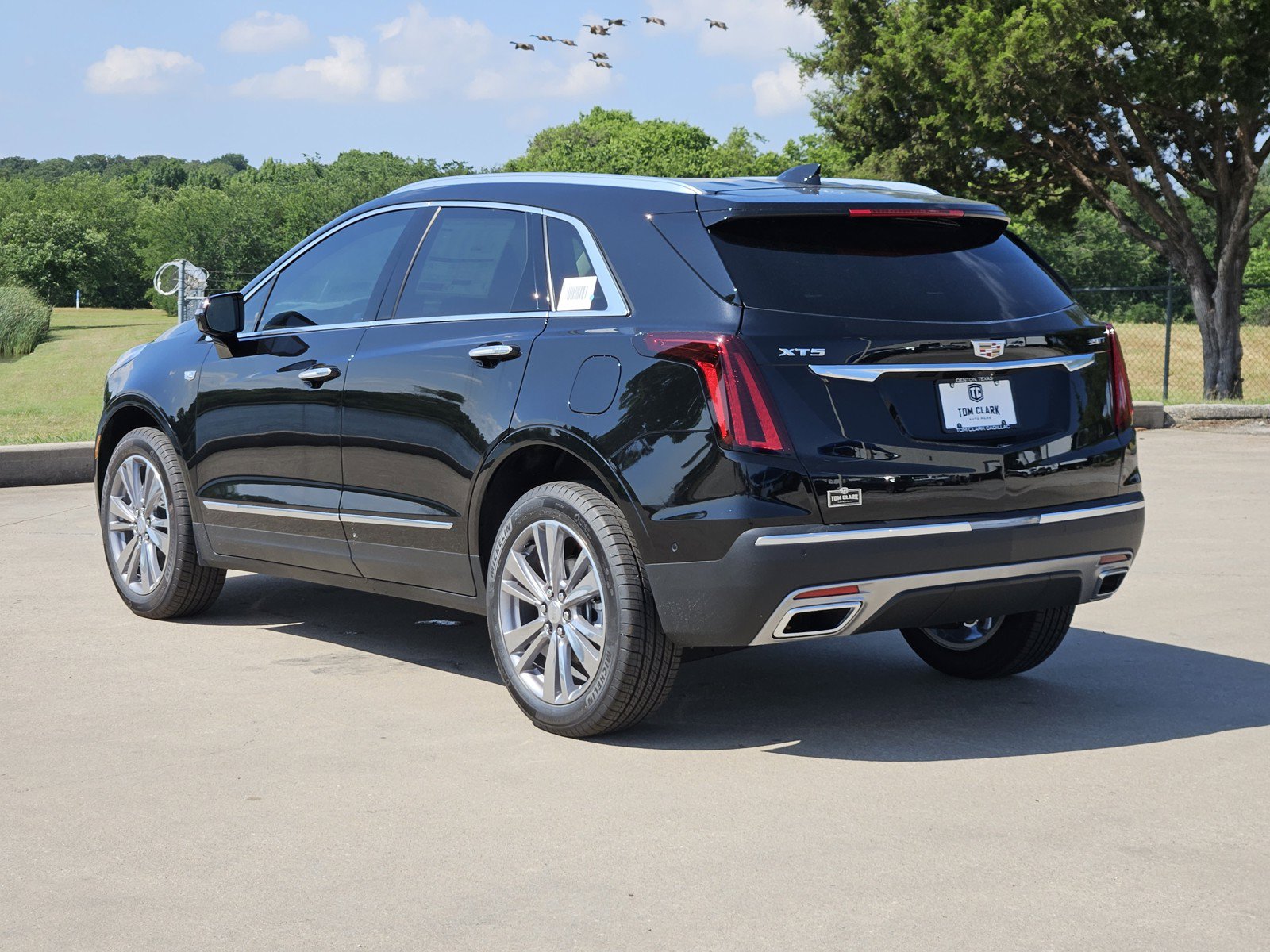 New 2026 Cadillac XT5 Premium Luxury w/ Driver Assist Package FWD image 4