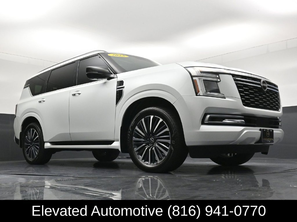Used 2025 Nissan Armada Platinum Reserve AWD/4WD image 32