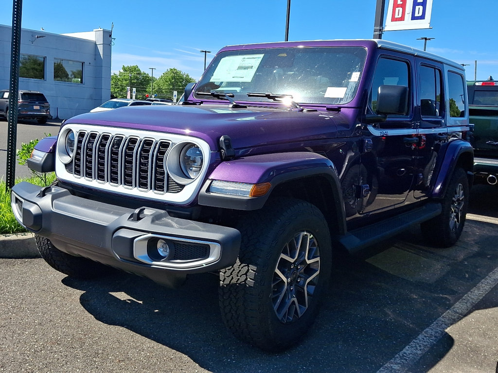 New 2026 Jeep Wrangler Unlimited Sahara w/ Whitecap Package