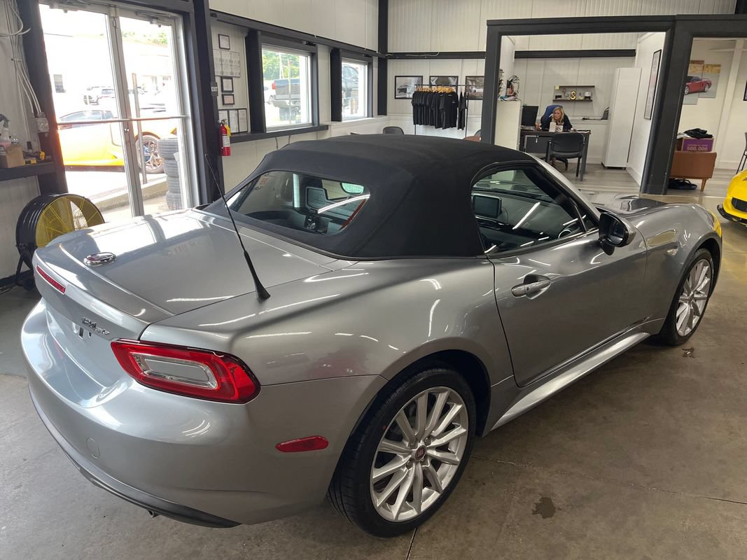 Used 2017 FIAT 124 Spider Lusso RWD image 20