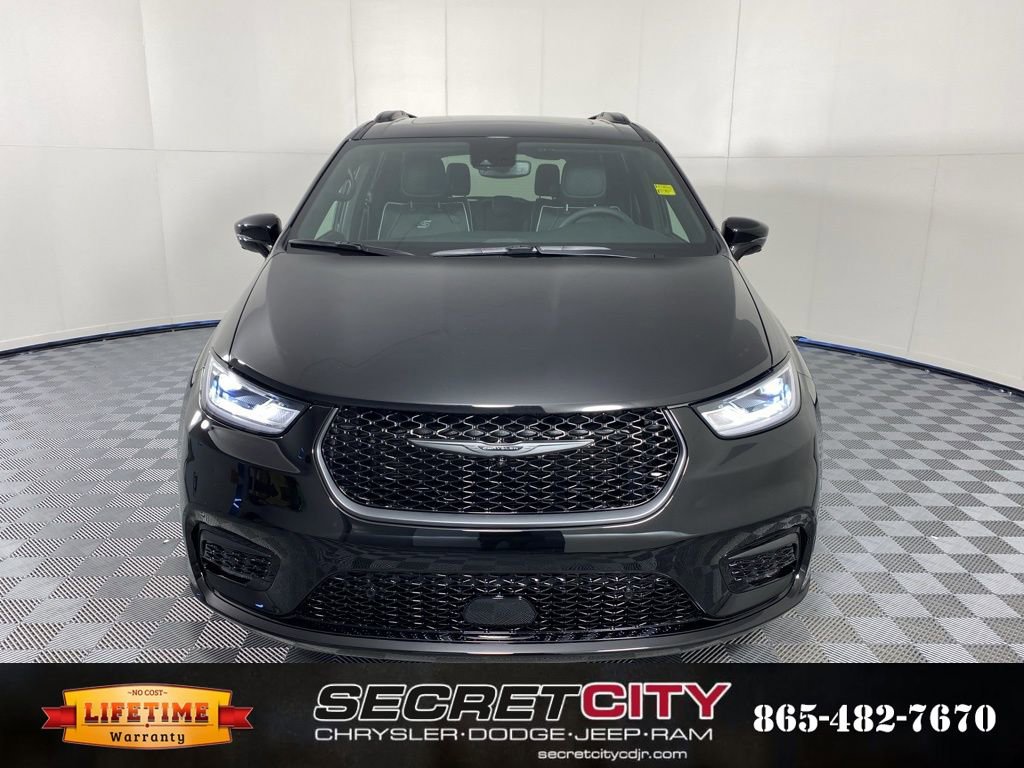 New 2026 Chrysler Pacifica Limited w/ S Appearance Package image 2