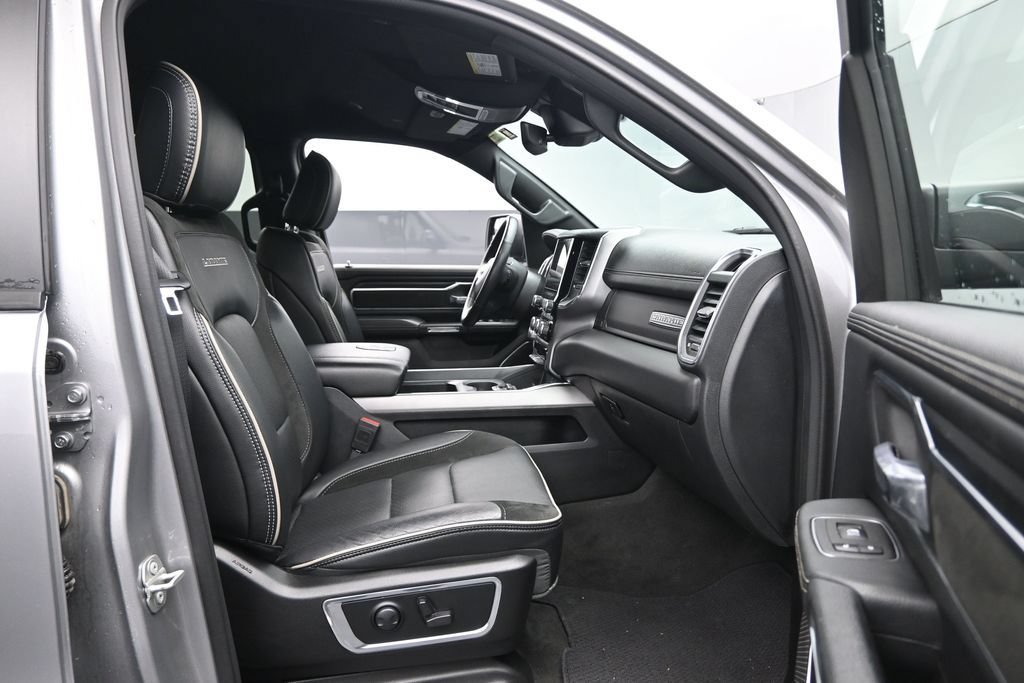 Used 2024 RAM 1500 Laramie AWD/4WD image 30