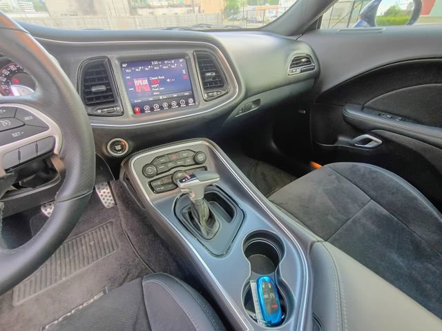 Used 2017 Dodge Challenger R/T Scat Pack w/ Leather Interior Group RWD image 41
