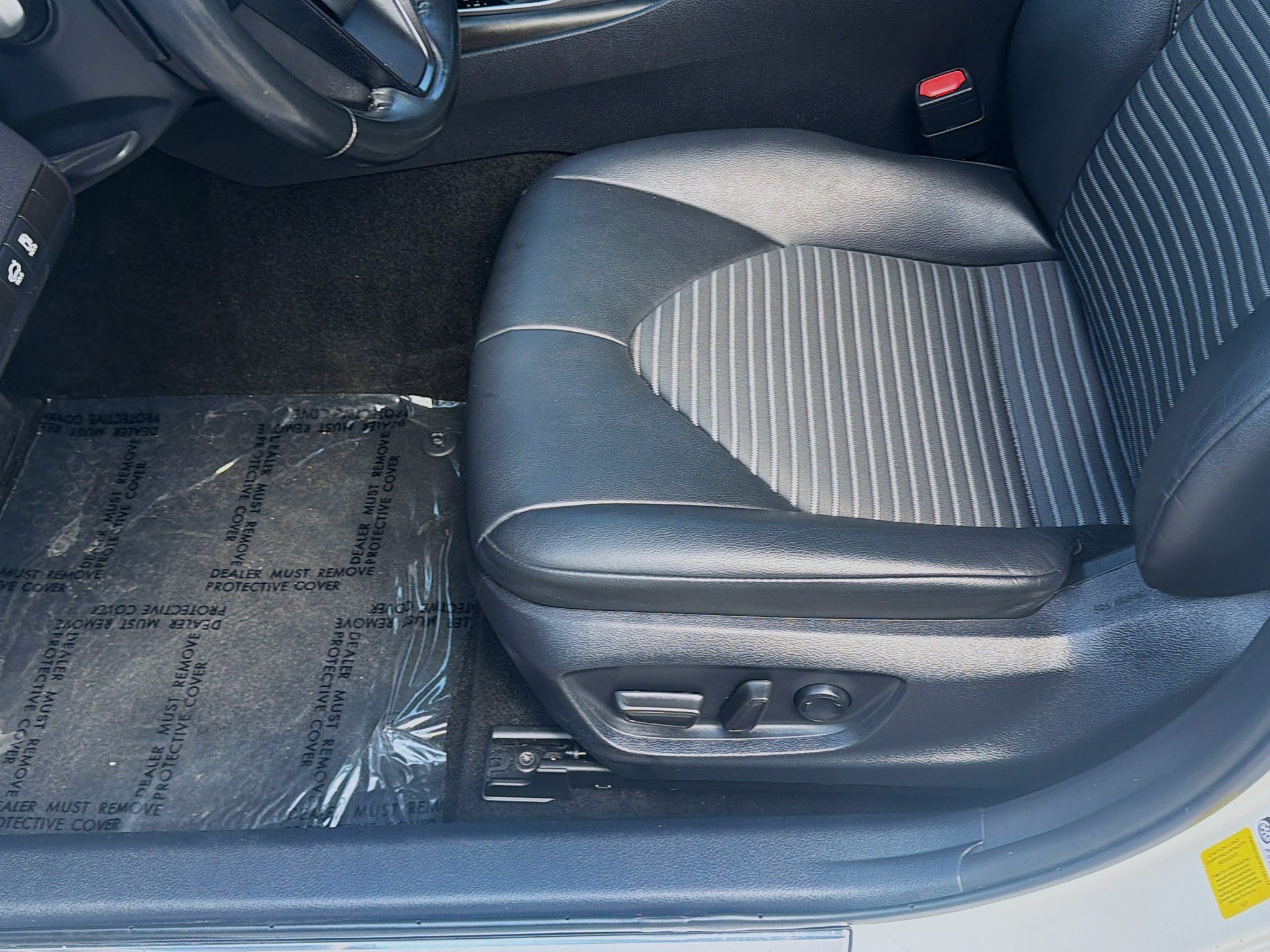 Used 2023 Toyota Camry SE FWD image 17