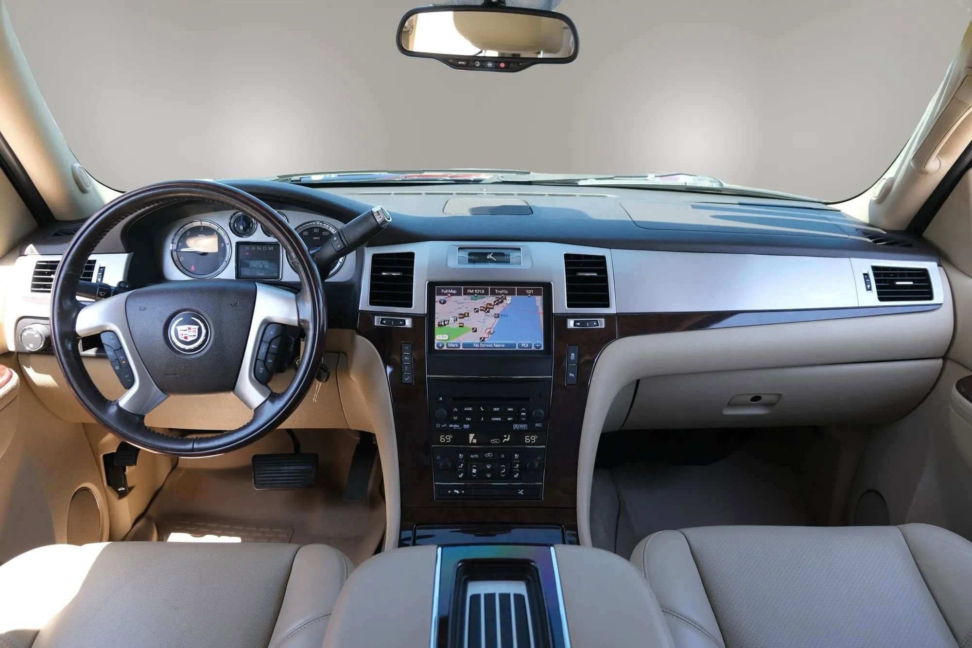 Used 2013 Cadillac Escalade EXT Premium image 25