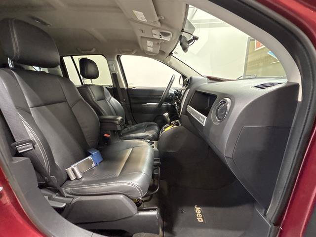 Used 2015 Jeep Compass Limited AWD/4WD image 19