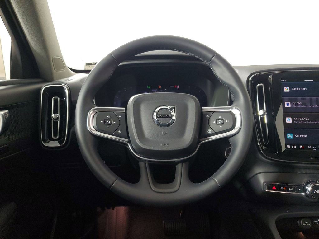 Certified 2025 Volvo XC40 B5 Plus image 18