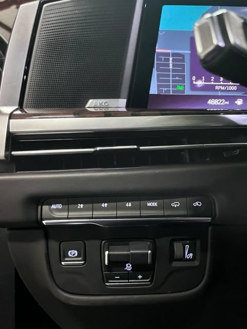 Used 2025 Cadillac Escalade Sport Platinum AWD/4WD image 29