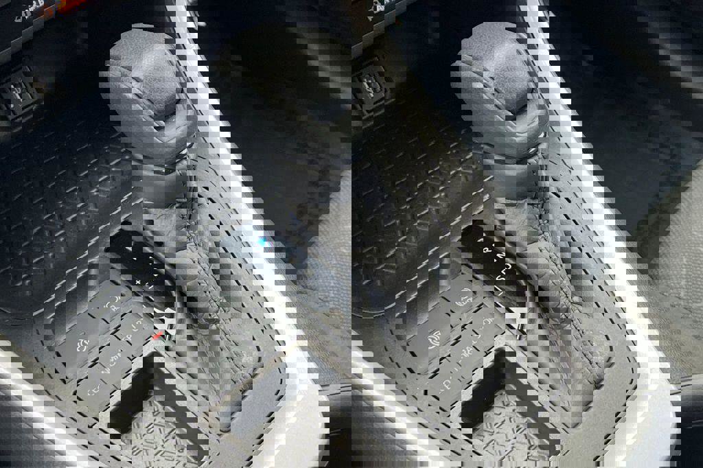 Used 2024 Toyota RAV4 XLE image 21