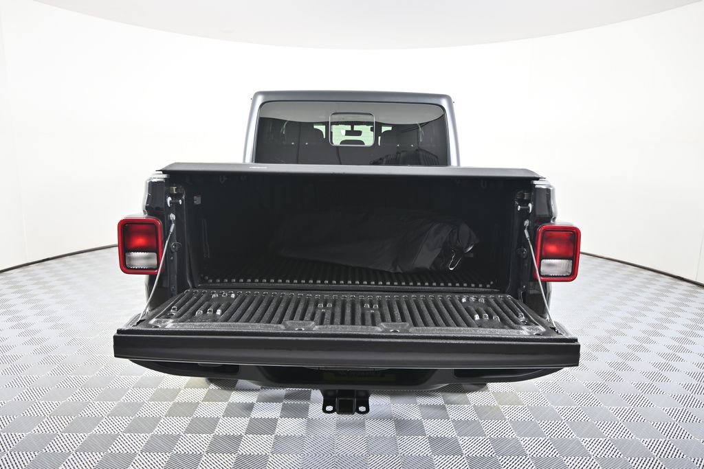 Used 2022 Jeep Gladiator Sport image 6
