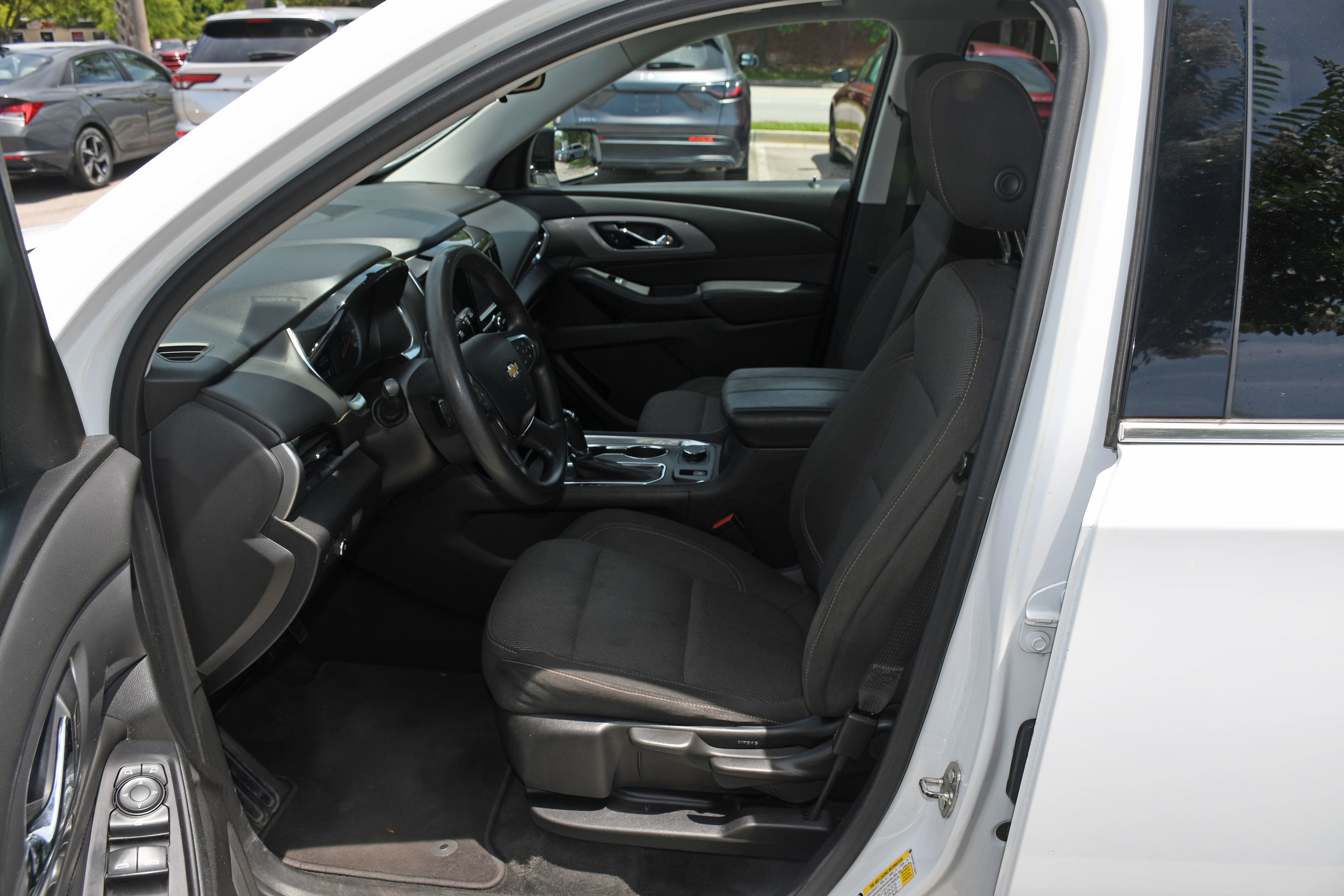 Used 2019 Chevrolet Traverse LS FWD image 7