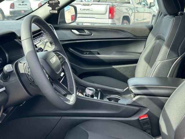 Used 2025 Jeep Grand Cherokee Laredo X w/ Luxury Tech Group I image 19