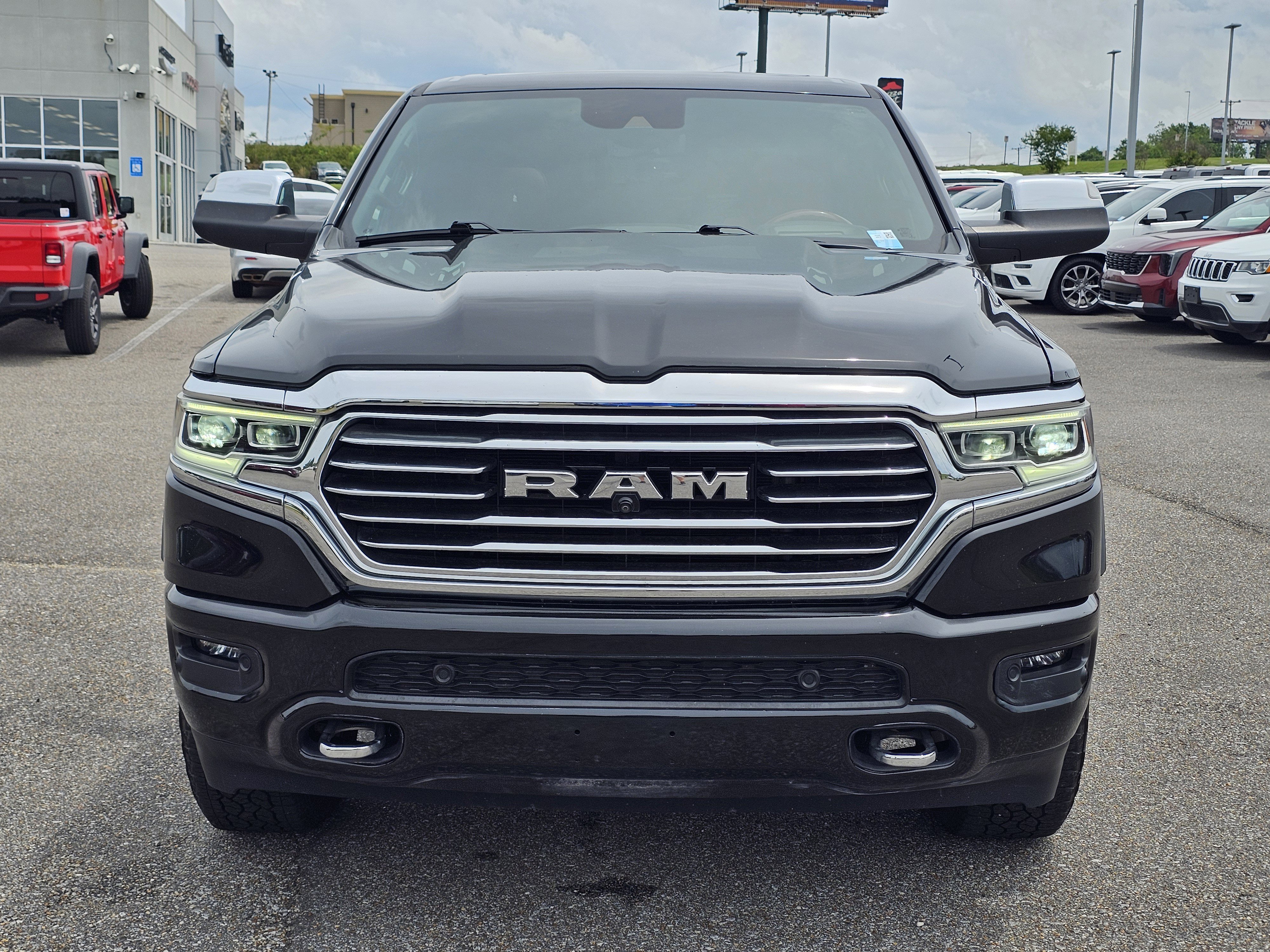 Used 2022 RAM 1500 Limited AWD/4WD image 2