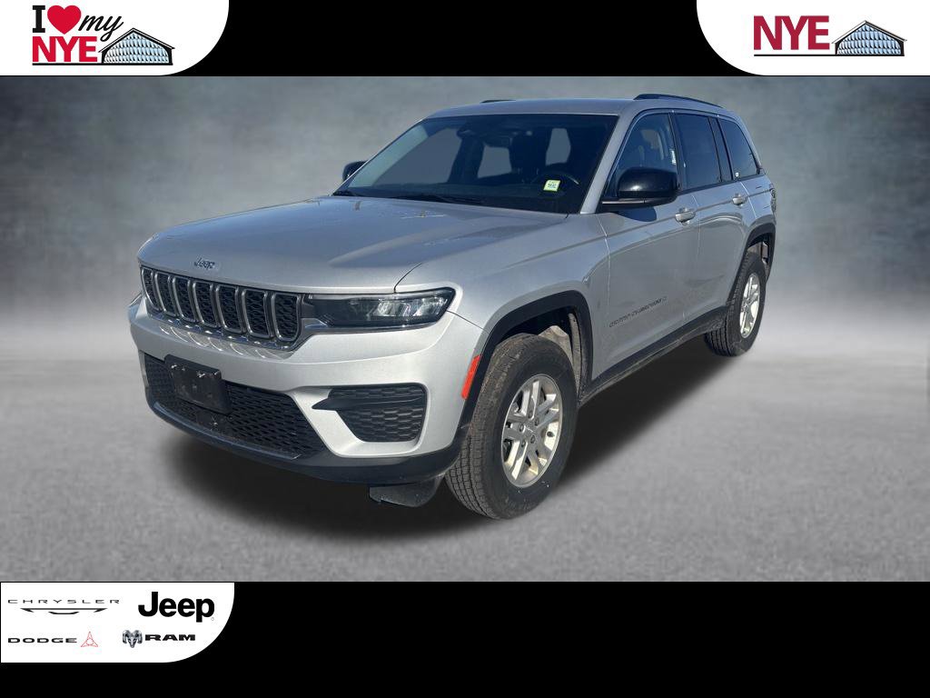 Used 2022 Jeep Grand Cherokee Laredo w/ Luxury Tech Group I AWD/4WD 360° Tour