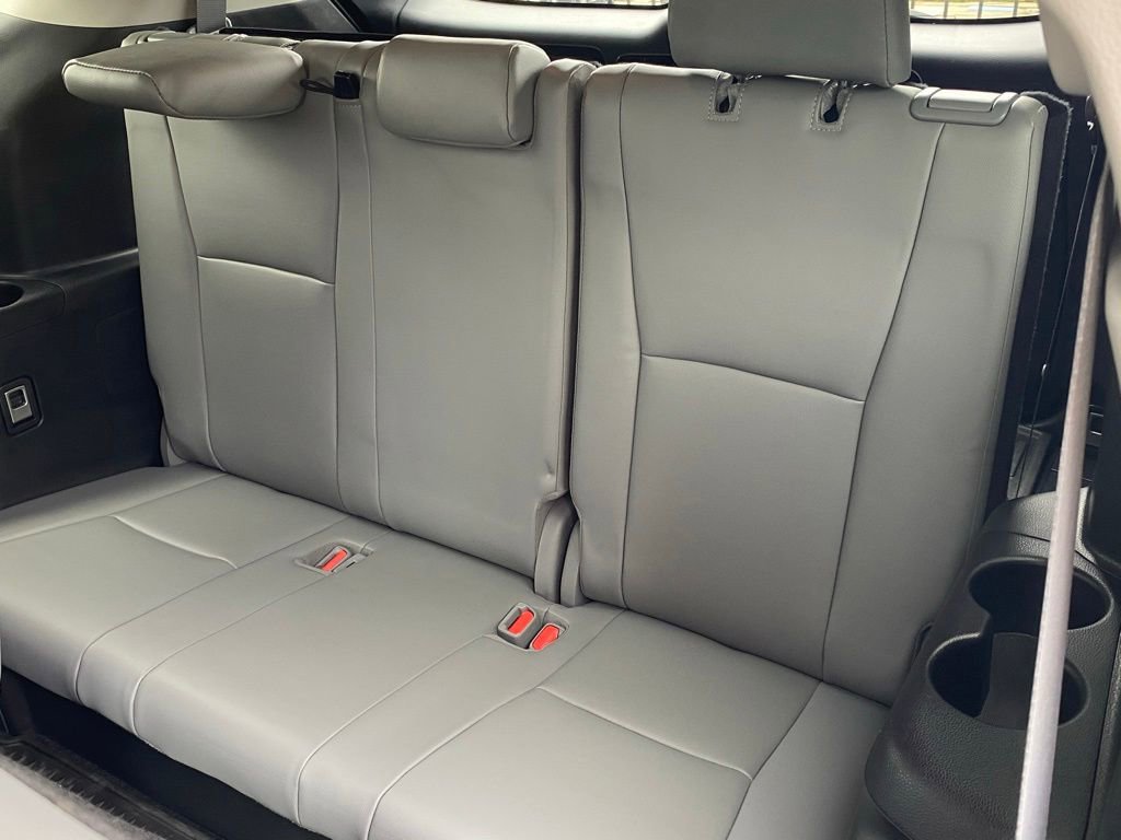Used 2022 Toyota Highlander XLE FWD image 8