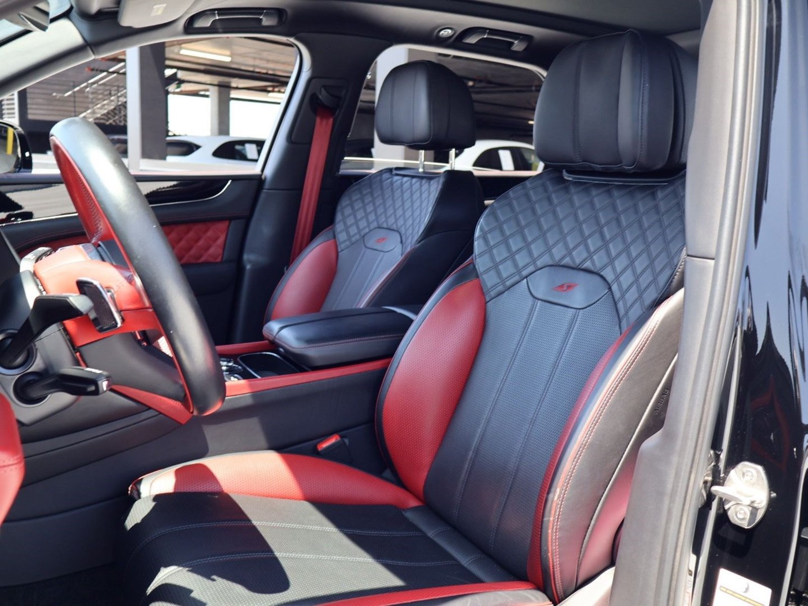 Certified 2022 Bentley Bentayga AWD/4WD image 2