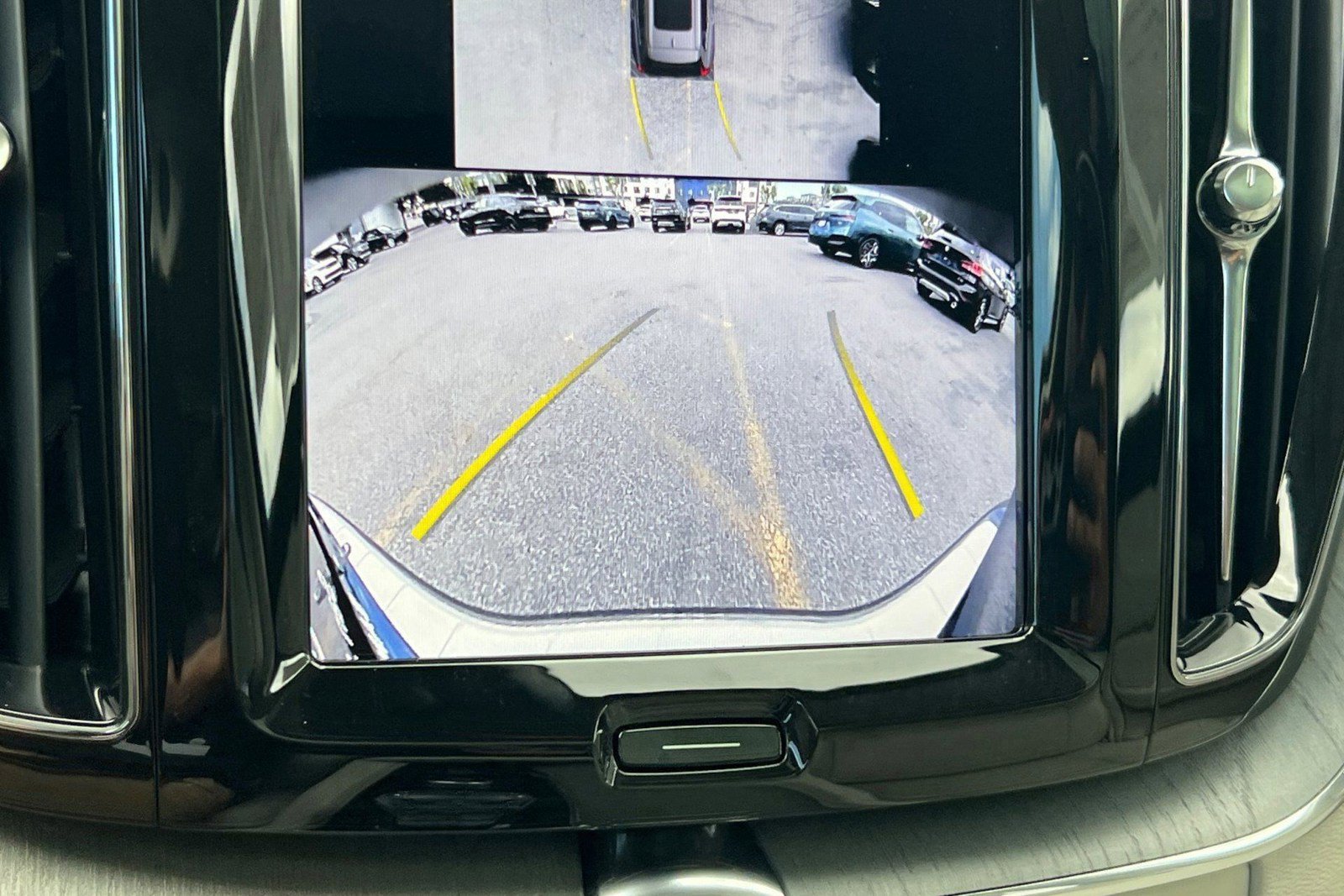 Used 2025 Volvo XC60 B5 Ultra w/ Protection Package Premier AWD/4WD image 26