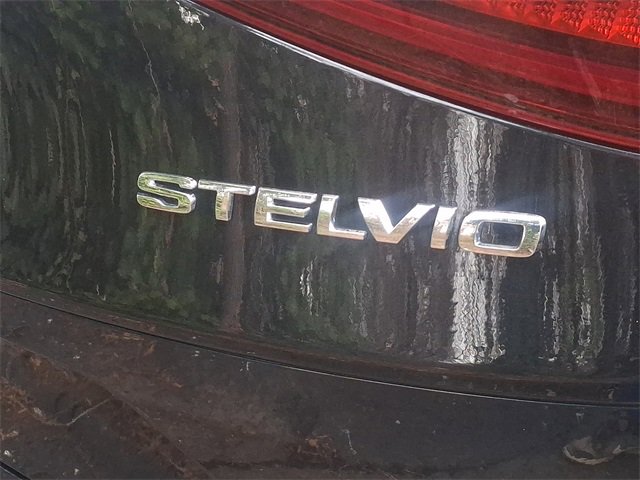 Used 2022 Alfa Romeo Stelvio Ti image 8