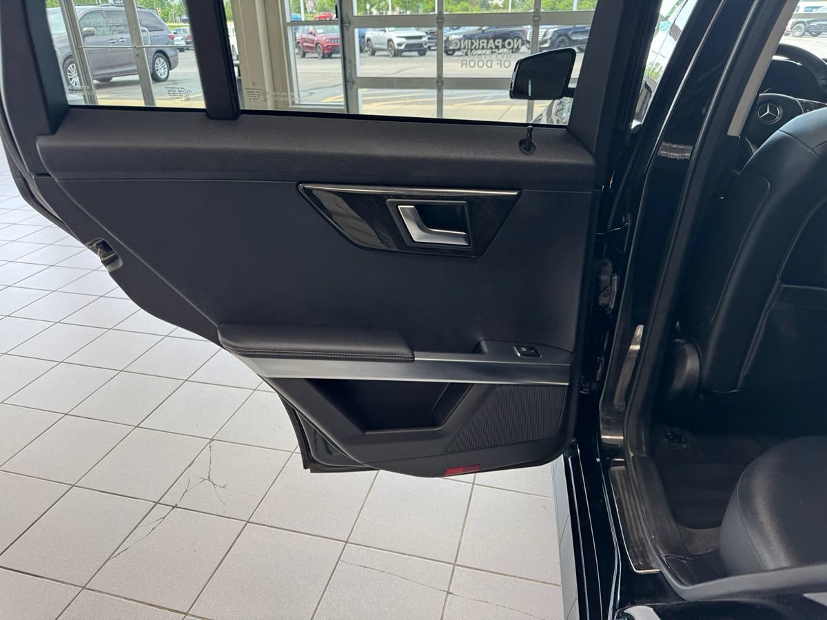Used 2013 Mercedes-Benz GLK 350 4MATIC w/ Premium 1 Pkg image 40