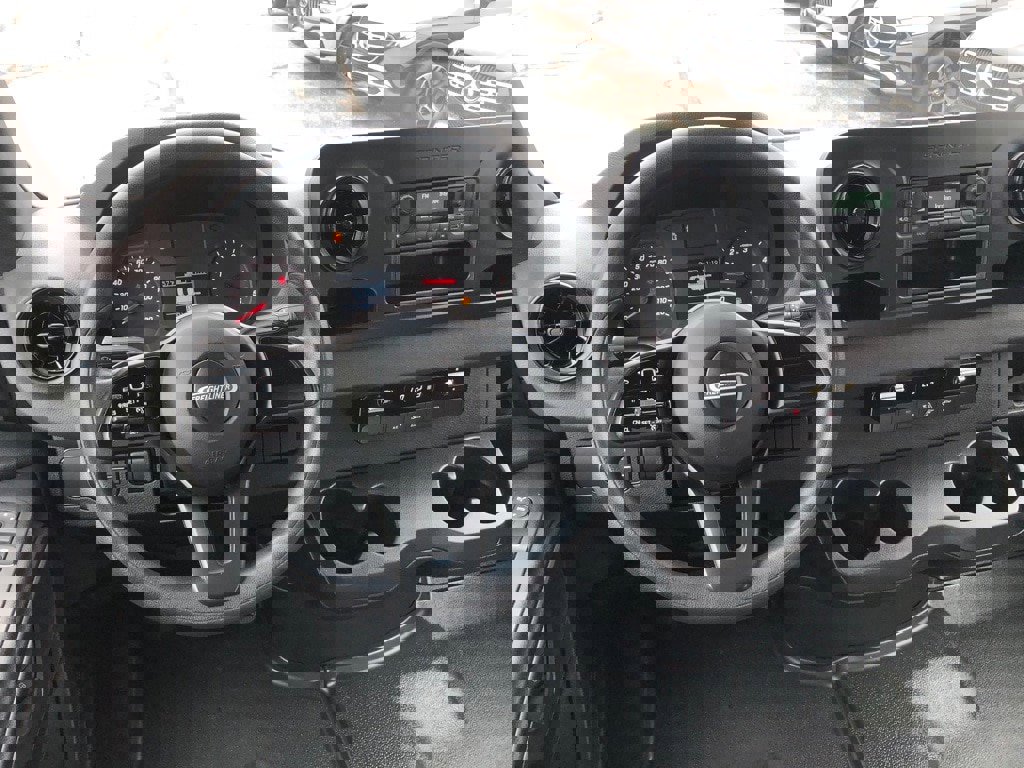 Used 2019 Freightliner Sprinter 2500 w/ Driver Convenience Package image 15