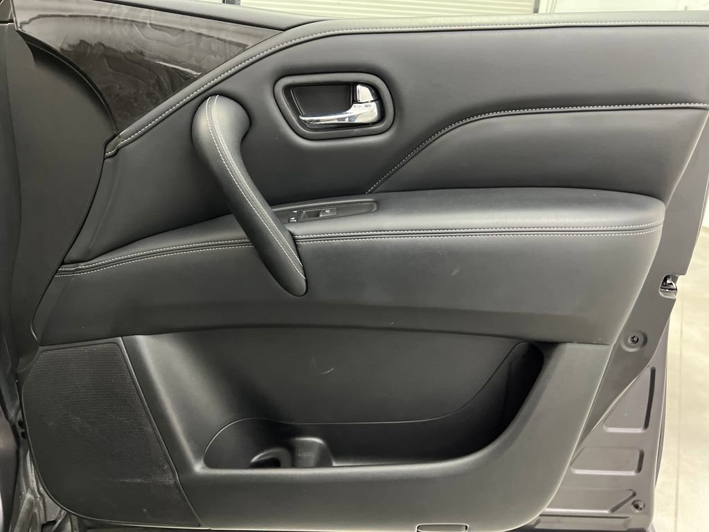 Used 2024 INFINITI QX80 Luxe image 29