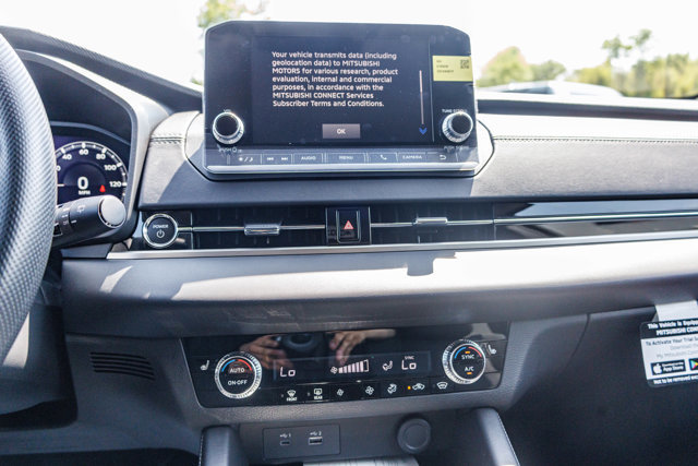 New 2025 Mitsubishi Outlander ES image 24