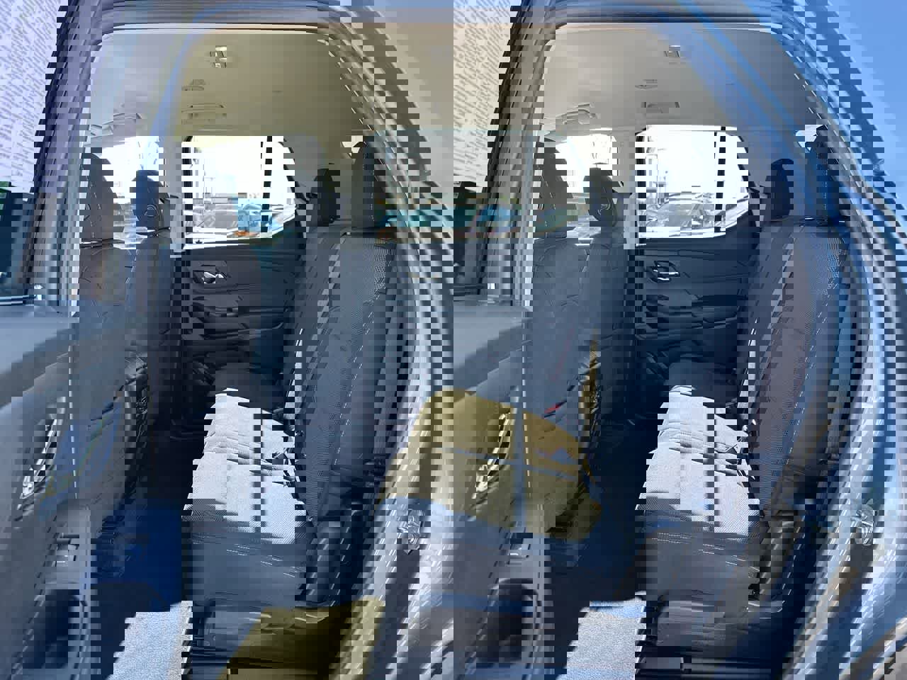 Used 2020 Chevrolet Traverse LT image 24