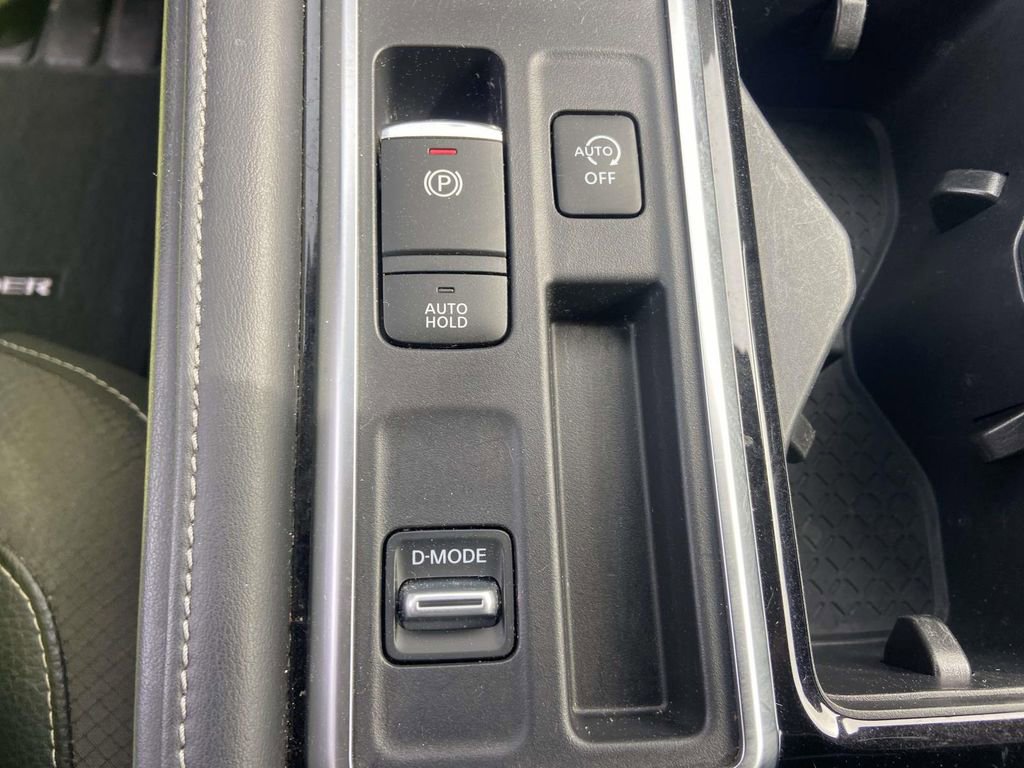 Used 2023 Nissan Pathfinder SL w/ Lighting Package (N92) image 26