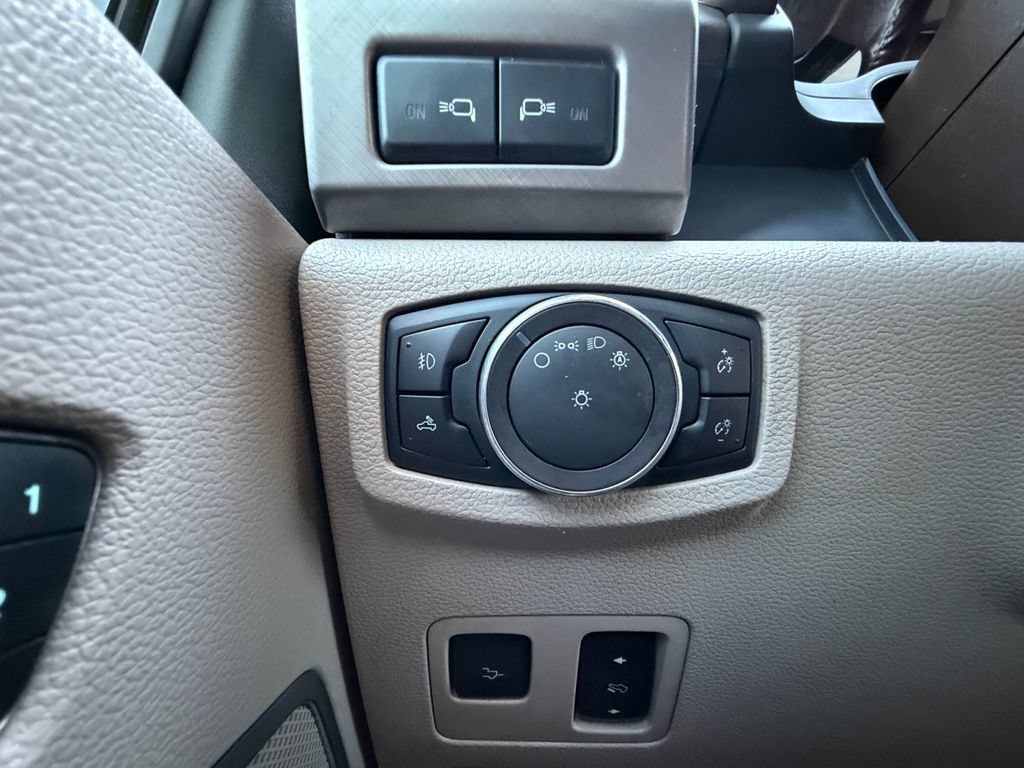 Used 2019 Ford F350 Limited AWD/4WD image 28