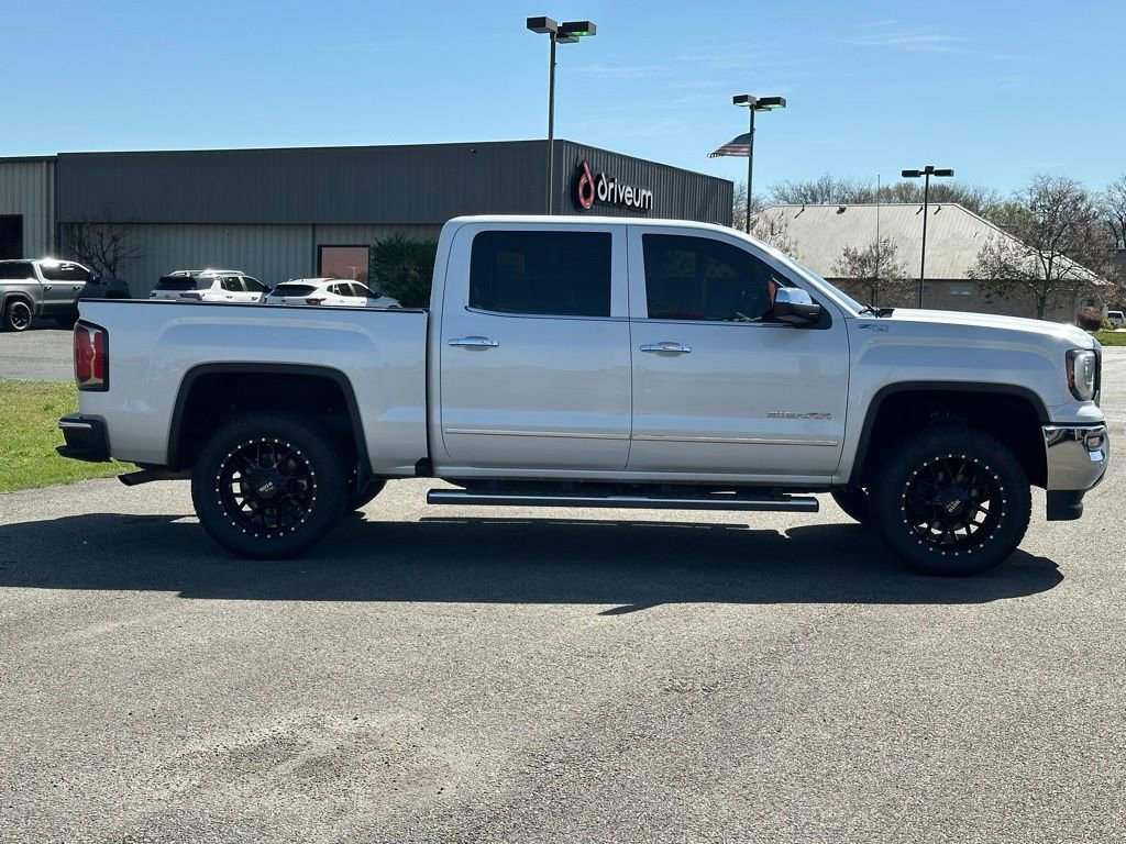 Used 2018 GMC Sierra 1500 SLT w/ SLT Premium Package image 4