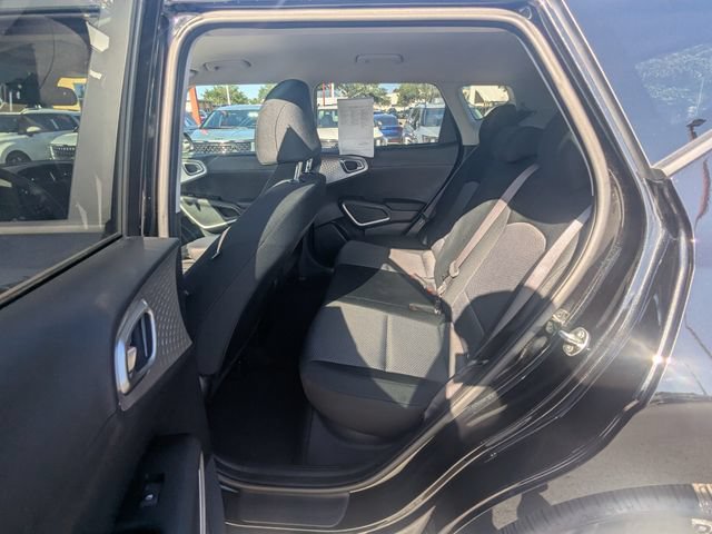 Certified 2025 Kia Soul LX w/ LX Technology Package FWD image 14