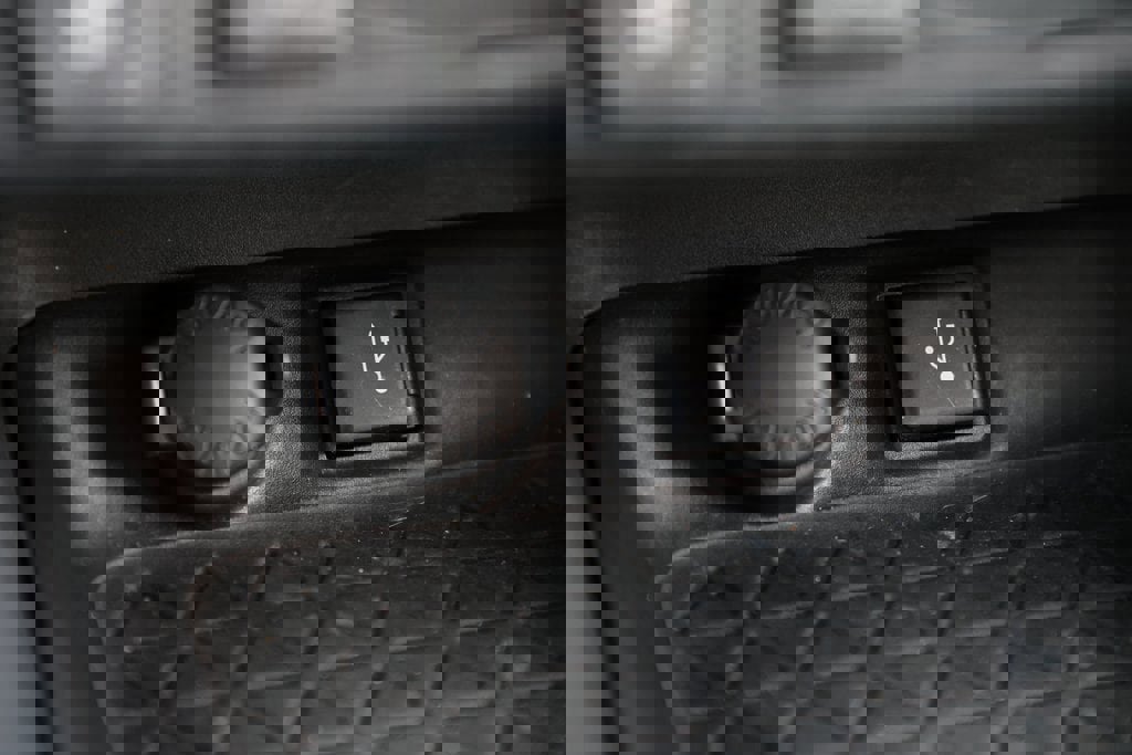 Used 2021 Toyota RAV4 XLE Premium image 28