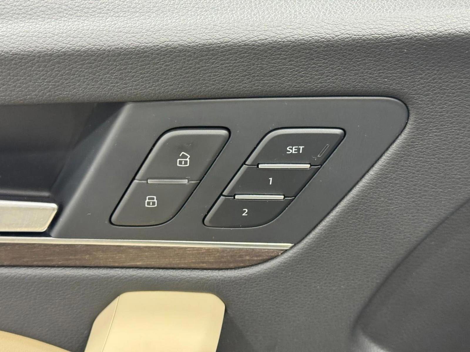 Used 2023 Audi Q5 2.0T Premium w/ Convenience Package image 23