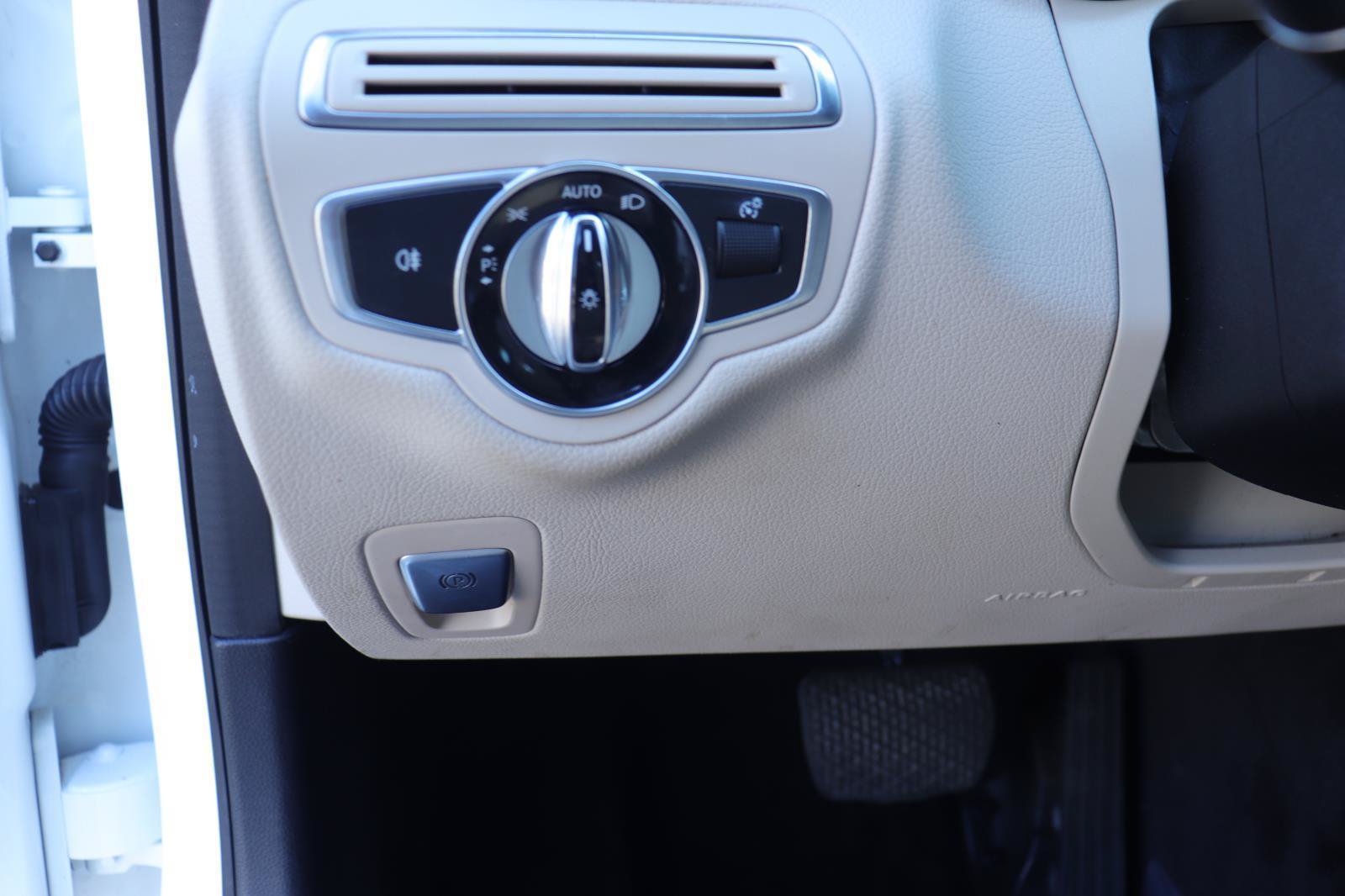 Used 2016 Mercedes-Benz C 300 Sedan image 20