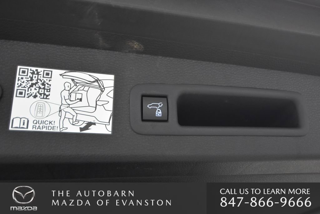 Used 2024 Toyota Sienna XSE AWD/4WD image 40