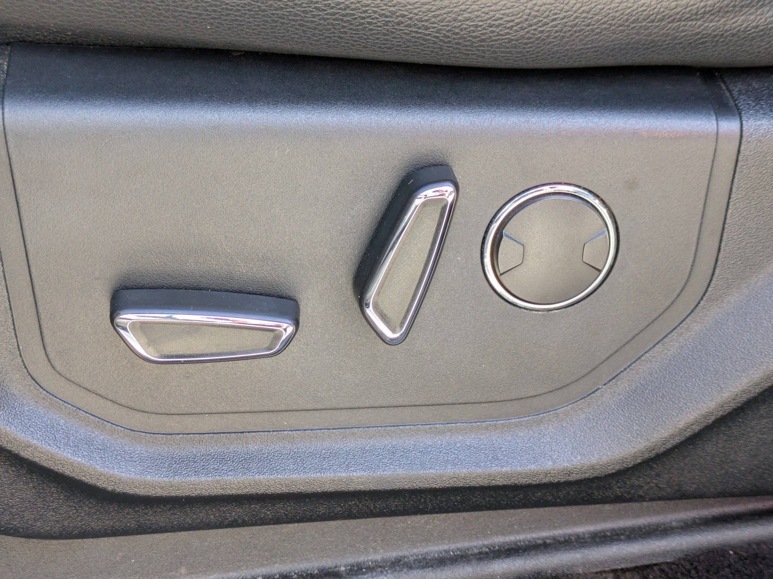 Used 2020 Ford Expedition Limited image 23