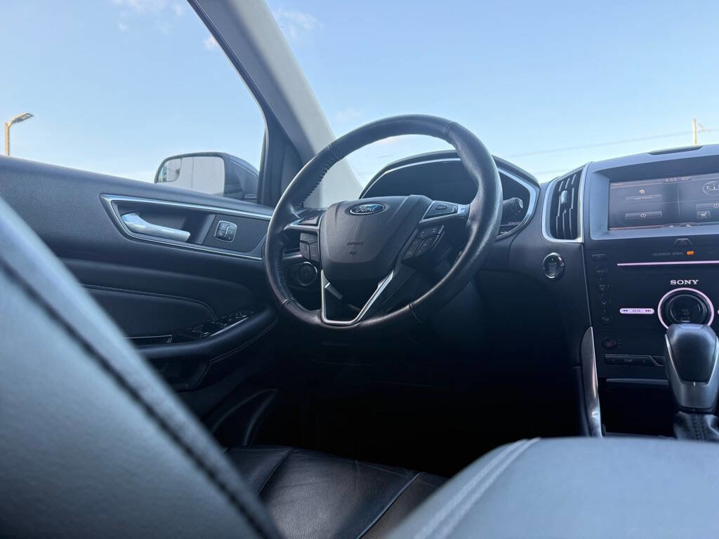 Used 2015 Ford Edge Titanium image 14