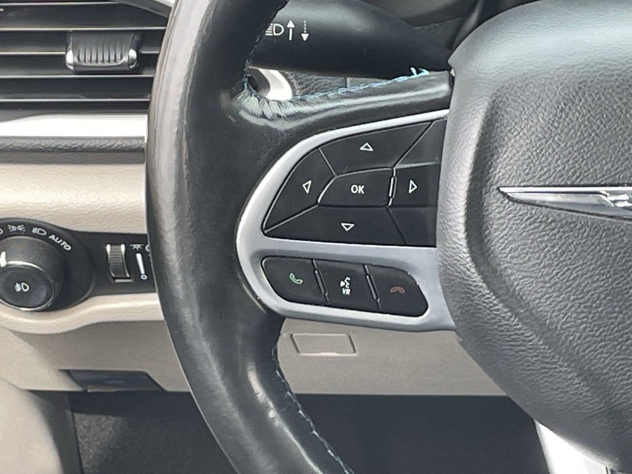Used 2021 Chrysler Pacifica Touring-L image 20