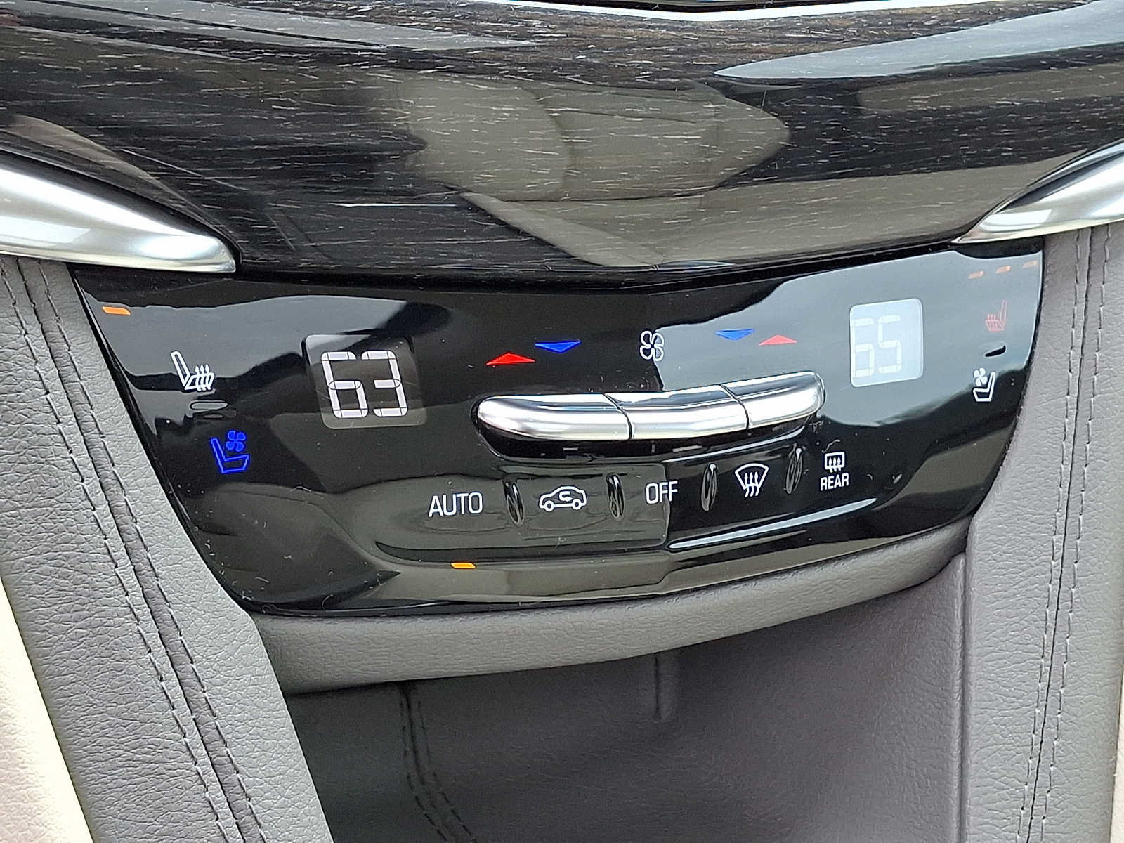 Used 2021 Cadillac XT6 Premium Luxury AWD/4WD image 17