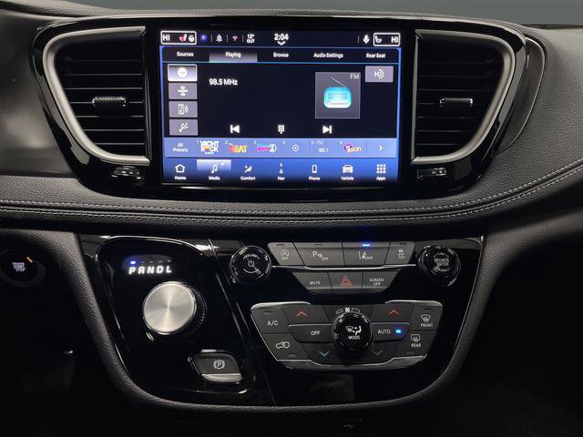 New 2026 Chrysler Pacifica Select image 8