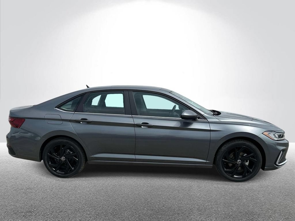 New 2026 Volkswagen Jetta SE FWD image 5