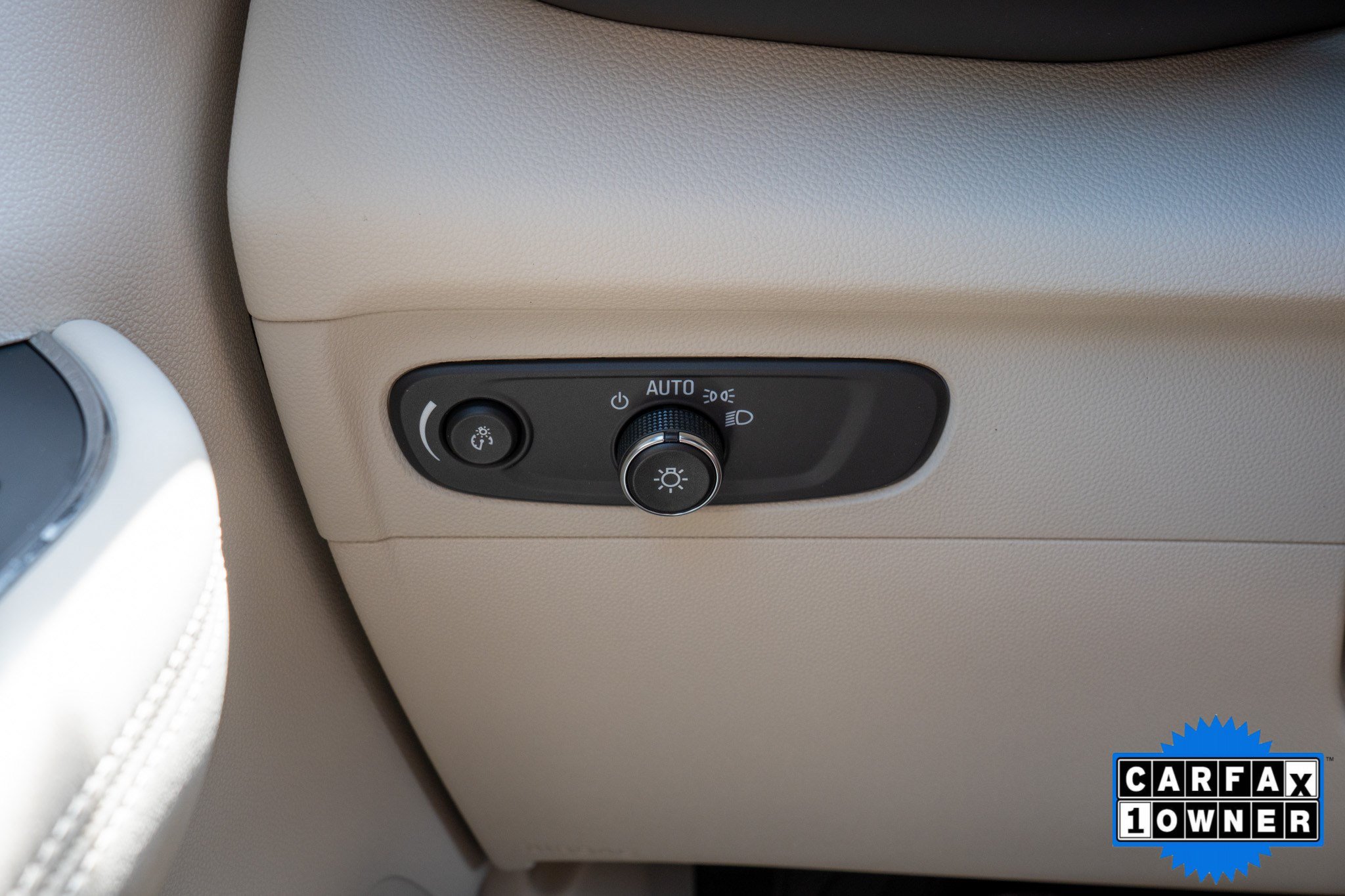 Used 2023 Buick Envision Essence AWD/4WD image 27